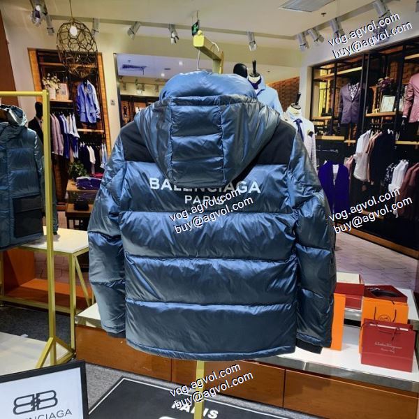 大好評 2色可選 ダウンジャケット 2020秋冬  防寒具としての機能もバッチリ バレンシアガ BALENCIAGAスーパーコピー