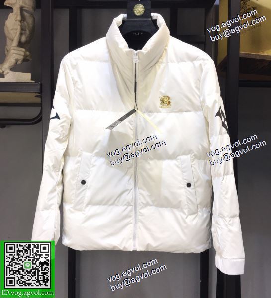 大絶賛の履き心地! ダウンジャケット 首周りもあったかい 2020秋冬  バーバリー BURBERRYスーパーコピー