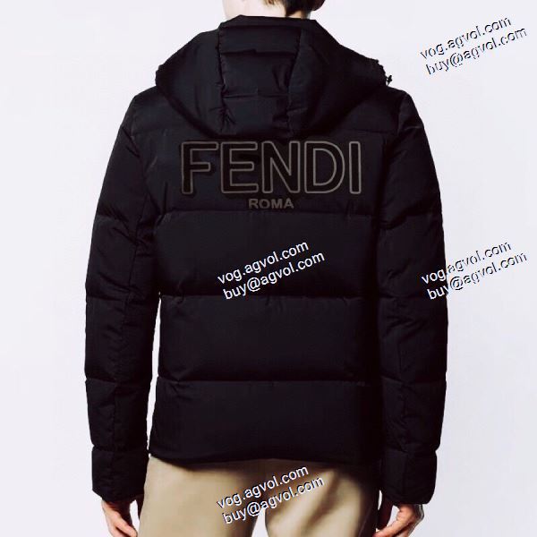 ダウンジャケット 2020秋冬 長く愛用できる フェンディ FENDIコピー ブランド 防寒具としての機能もバッチリ 2色可選 