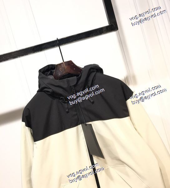 軽くて暖かい 2色可選 先行販売  プラダ PRADAスーパーコピー 激安 ダウンジャケット 2020秋冬 