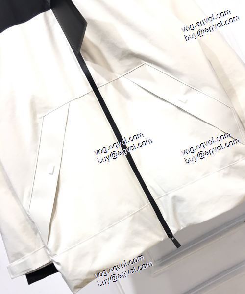 軽くて暖かい 2色可選 先行販売  プラダ PRADAスーパーコピー 激安 ダウンジャケット 2020秋冬 