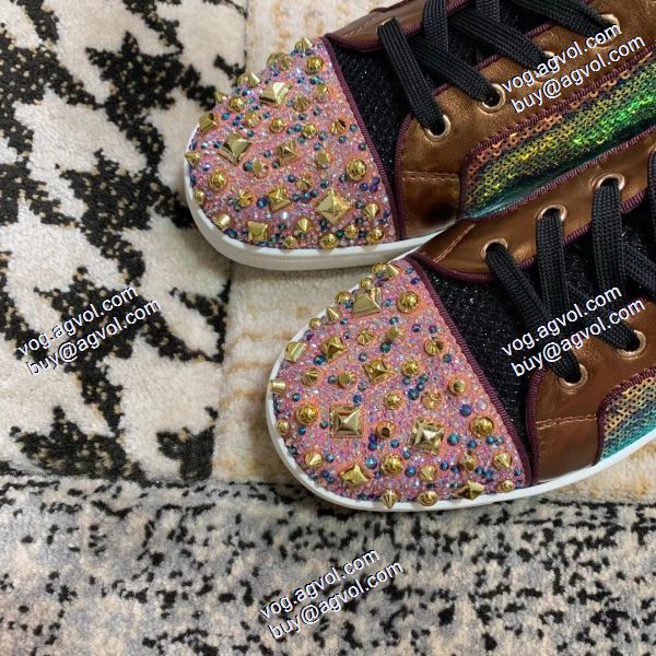 クリスチャンルブタン Christian Louboutinブランド 偽物 通販 落ち着いた感覚 ハイトップシューズ  2020秋冬 