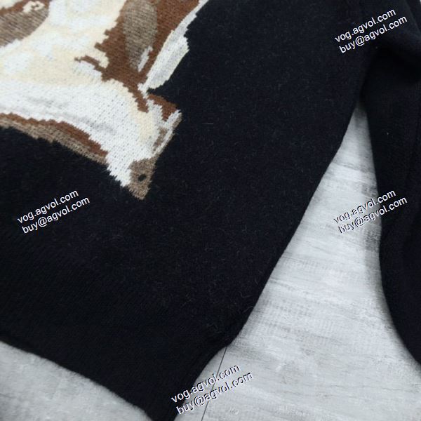 BURBERRYスーパーコピー 激安 バーバリー 2020AW プルオーバーパーカーコスパ最高のプライスBURBERRY  子鹿の丸首ニットセーター