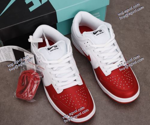 リゾートスタイル Supreme x Dunk SB  優しい履き心地 SUPREMEブランド 偽物 通販スニーカー