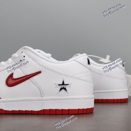 リゾートスタイル Supreme x Dunk SB  優しい履き心地 SUPREMEブランド 偽物 通販スニーカー
