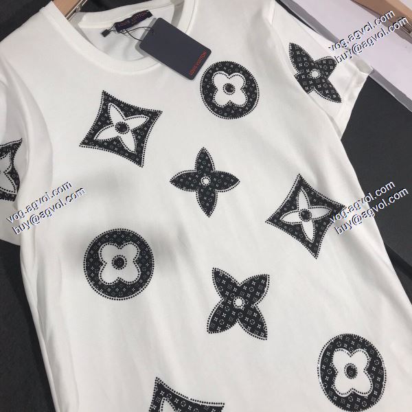 2色可選 人気雑誌掲載 2020春夏新作 ルイ ヴィトン存在感のある  LOUIS VUITTON Tシャツ/半袖