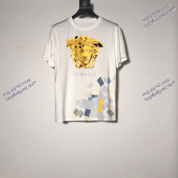 入手困難ヴェルサーチVERSACE 2020春夏新作 Tシャツ/半袖 高評価の人気品 2色可選