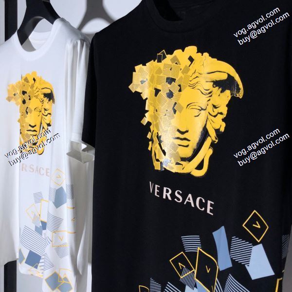 入手困難ヴェルサーチVERSACE 2020春夏新作 Tシャツ/半袖 高評価の人気品 2色可選