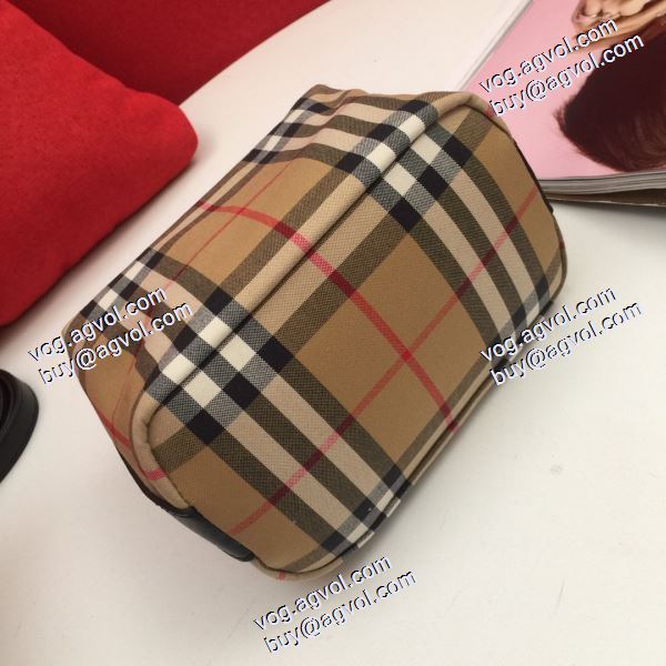BURBERRY偽物ブランド ウエストポーチ 2020秋冬 バーバリーコピー  レディースバッグ 高級感ある 斜め掛けバッグ 化粧袋