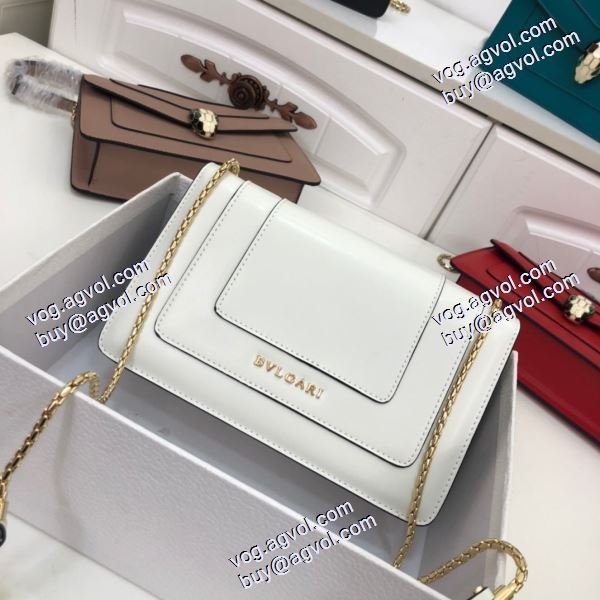 高級感を引き立てる 2020秋冬 レディースバッグ BVLGARI コピー 多色可選 ショルダーバッグ 小型 軽量 61885