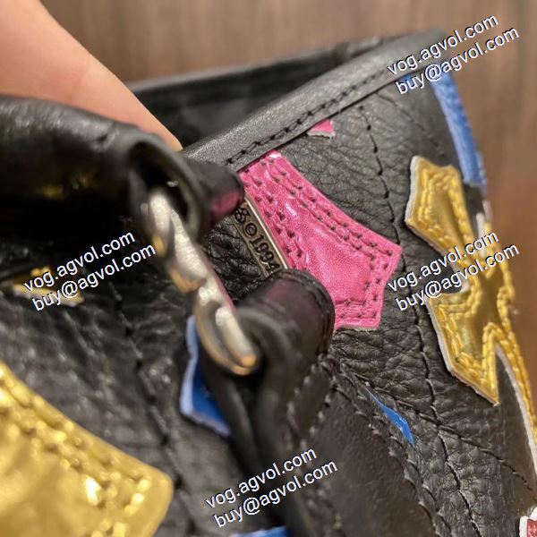 高級感溢れるデザイン CHROME HEARTS コピー 2020秋冬 数に限りがある イタリアの輸入の牛革です シルバー925 クロスの色のアクセサリーバッグ