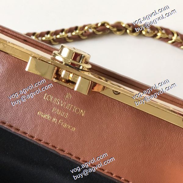 超人気美品ルイ ヴィトンコピー レディースバッグ  贈り物にも 2020AW LOUIS VUITTONブランドコピー M45229 Bouricot ポーチ