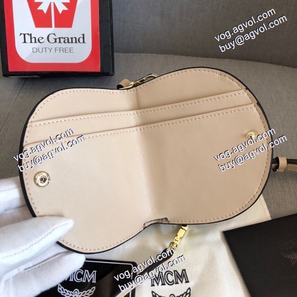 4色可選 ショルダーバッグ デザイン性の高いエムシーエム コピー MCM コピー 2020AW レディースバッグ Patricia Visetos斜め掛けバッグ 8087