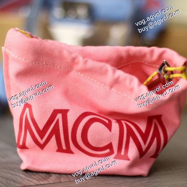 2色可選 MCMコピー ファッション 人気 2020秋冬新作SOFT BERLINレトロミニポーチ レディースバッグ 6242 ハンドバッグ