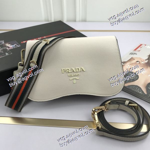 プラダコピー 高品質 人気 PRADAコピーブランド 2020AW レディースバッグ 高級感ある 多色可選 ショルダーバッグ 2102