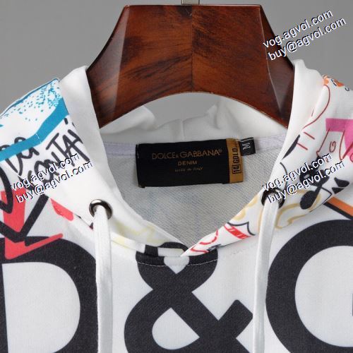 D&Gスーパーコピー 代引 2020AW セール中 上下セット 綺麗に決まるフォルム！