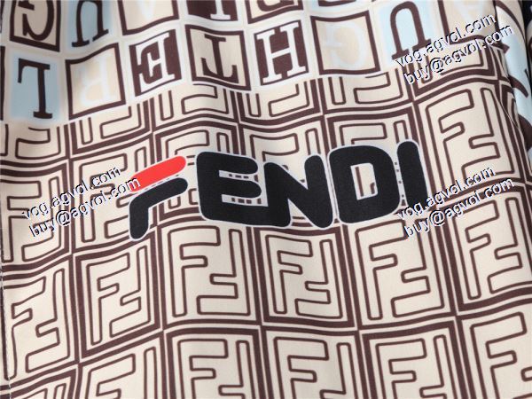 2020秋冬新作 FENDI コピー ブルゾン海外セレブ愛用 フェンディコピー