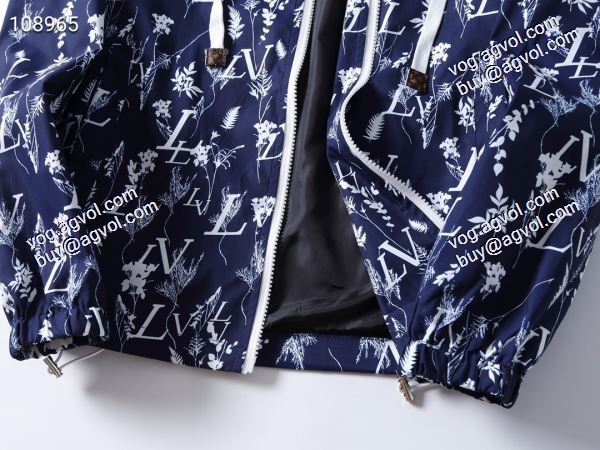 大特価 2020秋冬新作ルイ ヴィトンコピー  LOUIS VUITTON コピー  ブルゾン完売品