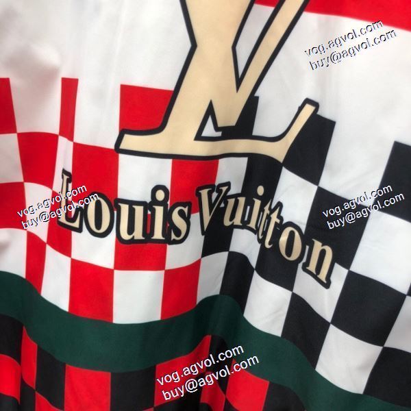 ブルゾン ルイ ヴィトン LOUIS VUITTONブランド コピー 2020秋冬 上品な輝きを放つ形 おしゃれな装い 