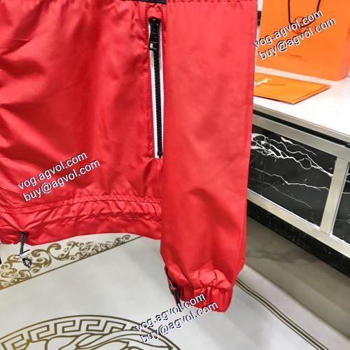  目玉商品  MONCLERコピー高評価の人気品 2020AWルイ ヴィトンコピーフー ド付きコート偽物 通販激安