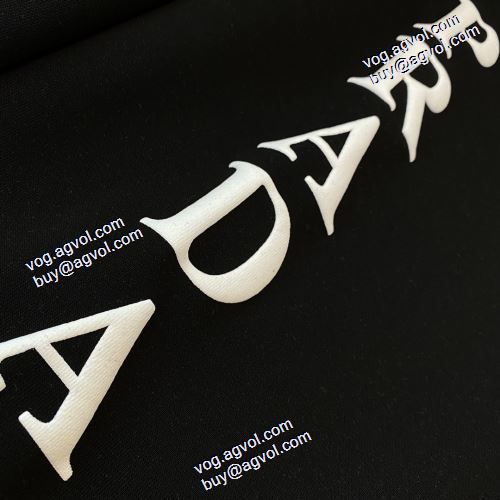  高品質高評価の人気品 2色可選 プルオーバーパーカー2020AWプラダコピー偽物 通販激安 海外セレブ定番愛用  PRADAコピー 