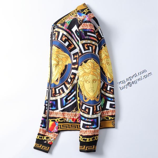 ブルゾンファション性の高い ヴェルサーチコピー 2020秋冬新作 秋の定番 VERSACE コピー