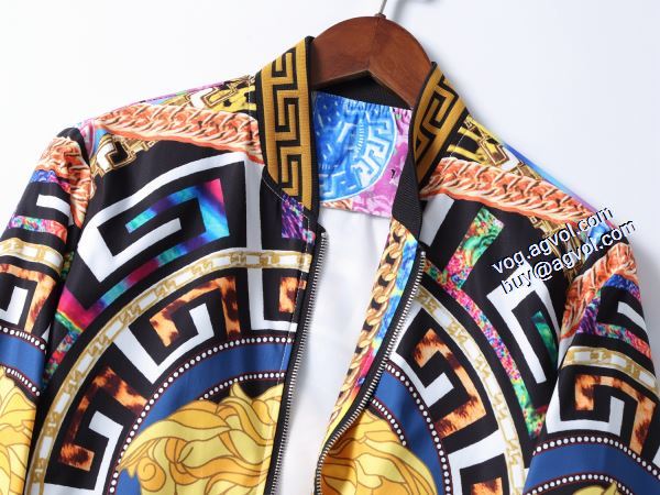 ブルゾンファション性の高い ヴェルサーチコピー 2020秋冬新作 秋の定番 VERSACE コピー