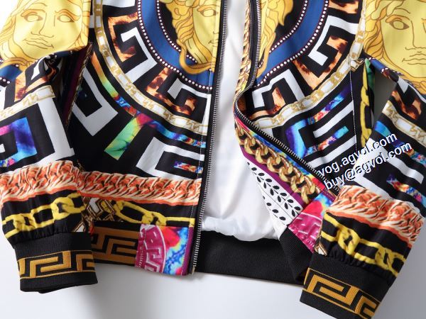 ブルゾンファション性の高い ヴェルサーチコピー 2020秋冬新作 秋の定番 VERSACE コピー