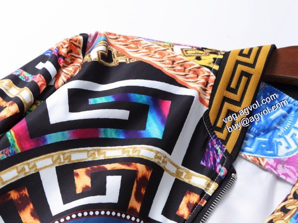 ブルゾンファション性の高い ヴェルサーチコピー 2020秋冬新作 秋の定番 VERSACE コピー