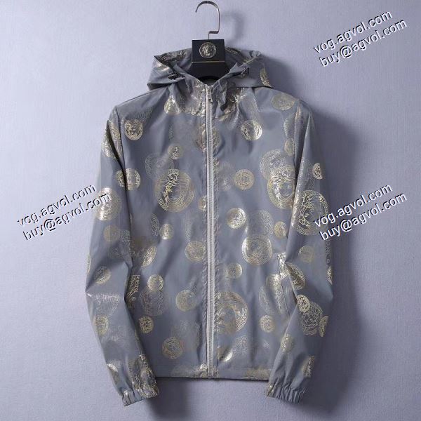 落ち着いた感覚 ブルゾン ヴェルサーチコピー 2020秋冬新作 秋の定番 VERSACE コピー