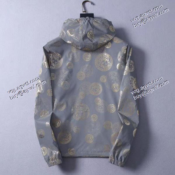 落ち着いた感覚 ブルゾン ヴェルサーチコピー 2020秋冬新作 秋の定番 VERSACE コピー