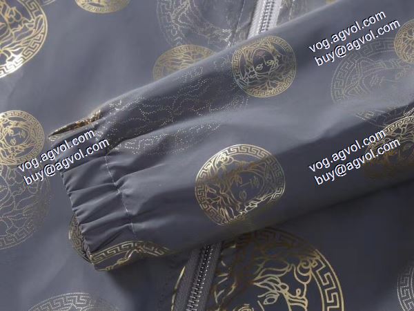 落ち着いた感覚 ブルゾン ヴェルサーチコピー 2020秋冬新作 秋の定番 VERSACE コピー