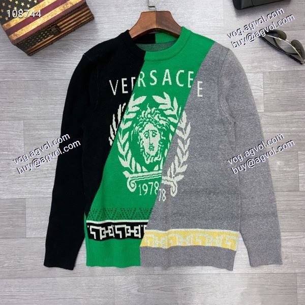 2色可選 ヴェルサーチコピー VERSACE コピー数に限りがある 2020秋冬新作 ニットパーカー 秋の定番