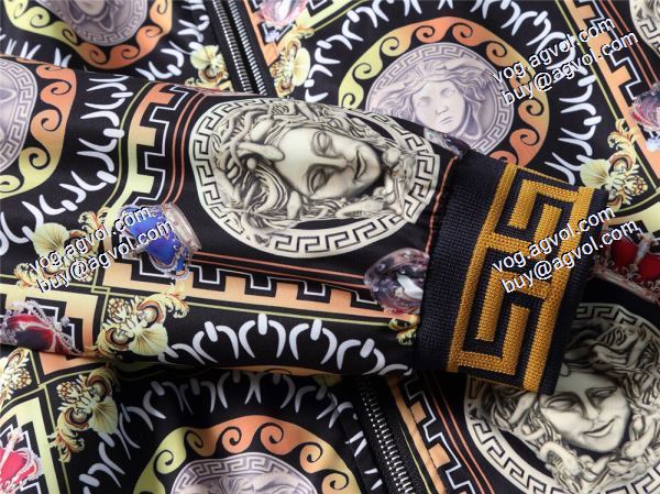 VERSACE コピー 2020秋冬新作 秋の定番売れ筋のいい ブルゾン ヴェルサーチコピー 