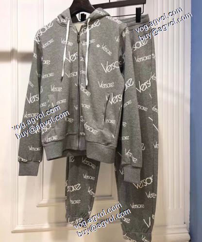  上下セット ランキング商品 2020AW ヴェルサーチ コピー 偽物 通販激安  売れ筋のいい VERSACE コピー