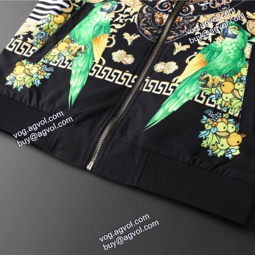  魅惑 2020AW ヴェルサーチ コピー 偽物 通販激安ブルゾン  絶対オススメ♡ VERSACE コピー 