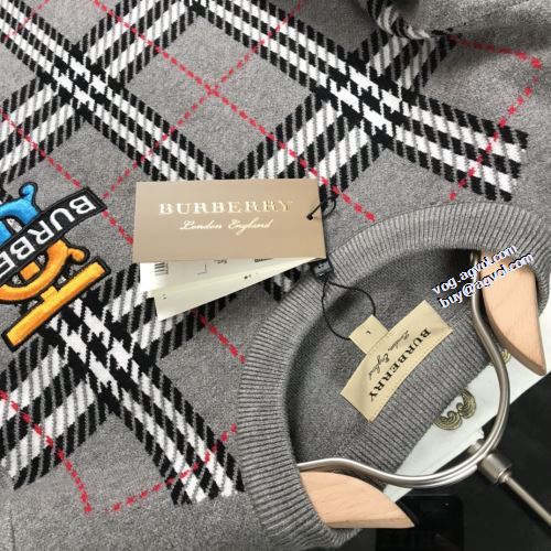 BURBERRY 2022新作 スタイリッシュな印象 バーバリースーパーコピー 激安 セーター 2色可選 スタイリッシュなデザイン 大好評 ハリのある