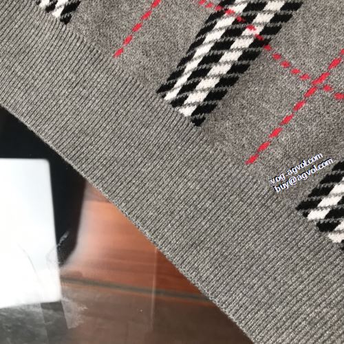 BURBERRY 2022新作 スタイリッシュな印象 バーバリースーパーコピー 激安 セーター 2色可選 スタイリッシュなデザイン 大好評 ハリのある