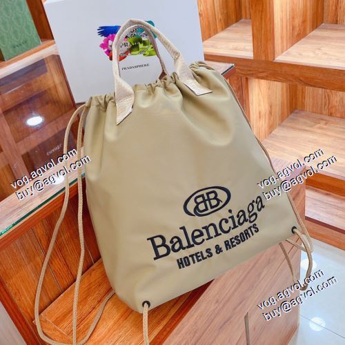 希少 バレンシアガ BALENCIAGA 2021春夏 バケツ袋 リュック、バックパック 31x33cm 2色可選 BALENCIAGAスーパーコピー 人気 ランキング