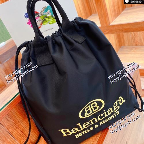 希少 バレンシアガ BALENCIAGA 2021春夏 バケツ袋 リュック、バックパック 31x33cm 2色可選 BALENCIAGAスーパーコピー 人気 ランキング