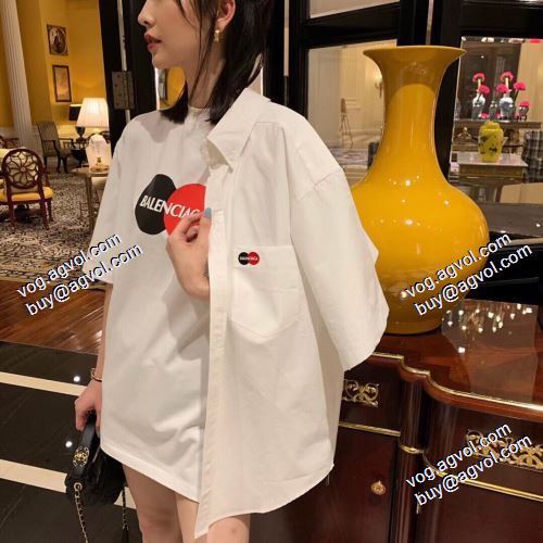 2021春夏 バレンシアガ BALENCIAGA 人気が爆発 半袖シャツ 2色可選 BALENCIAGAスーパーコピー 縦には伸びにくい