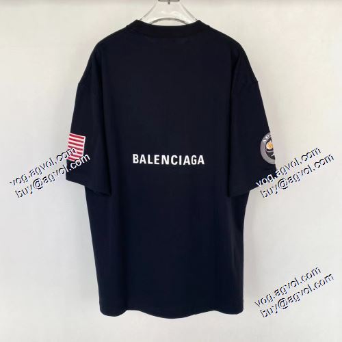 お洒落に魅せる 2021春夏 バレンシアガ BALENCIAGA 半袖Tシャツ 2色可選 BALENCIAGAコピーブランド お洒落に魅せる