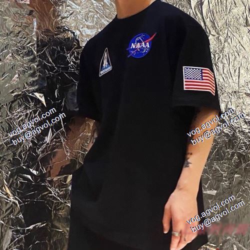 お洒落に魅せる 2021春夏 バレンシアガ BALENCIAGA 半袖Tシャツ 2色可選 BALENCIAGAコピーブランド お洒落に魅せる