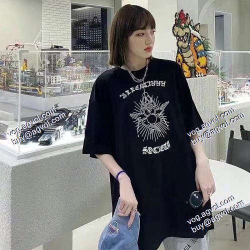 存在感のある バレンシアガスーパーコピー 高品質 2021春夏 バレンシアガ BALENCIAGA 半袖Tシャツ