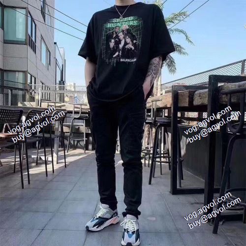 セレブ風 2021春夏 バレンシアガ BALENCIAGA 半袖Tシャツ BALENCIAGAブランドコピー おしゃれに絶大な人気の