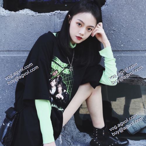 セレブ風 2021春夏 バレンシアガ BALENCIAGA 半袖Tシャツ BALENCIAGAブランドコピー おしゃれに絶大な人気の