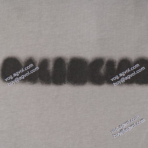 肌触りのいい バレンシアガブランド コピー 大人気アイテム！入手困難 2021春夏 バレンシアガ BALENCIAGA 半袖Tシャツ 2色可選