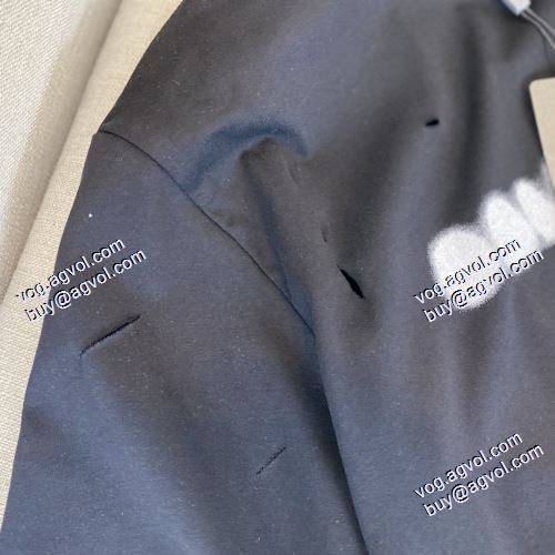 肌触りのいい バレンシアガブランド コピー 大人気アイテム！入手困難 2021春夏 バレンシアガ BALENCIAGA 半袖Tシャツ 2色可選