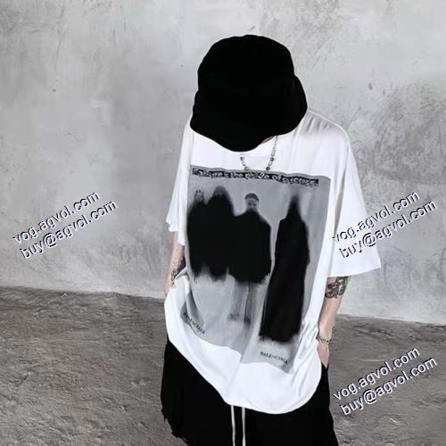 今からの季節にピッタリ！バレンシアガ BALENCIAGA 半袖Tシャツ 2021春夏 BALENCIAGAブランド コピー 活用できるアイテム