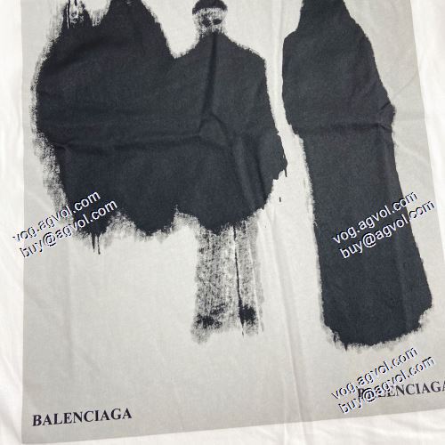 今からの季節にピッタリ！バレンシアガ BALENCIAGA 半袖Tシャツ 2021春夏 BALENCIAGAブランド コピー 活用できるアイテム